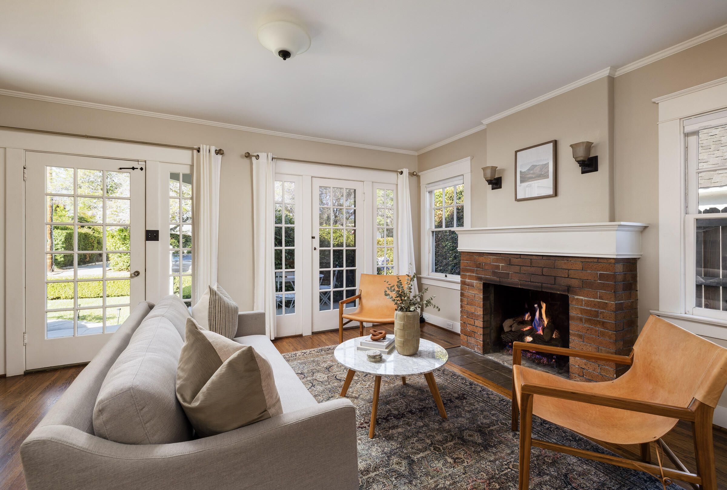 2827-2829 Serena Road Santa Barbara, CA 93105 - Photo 6 of 27 Living Room