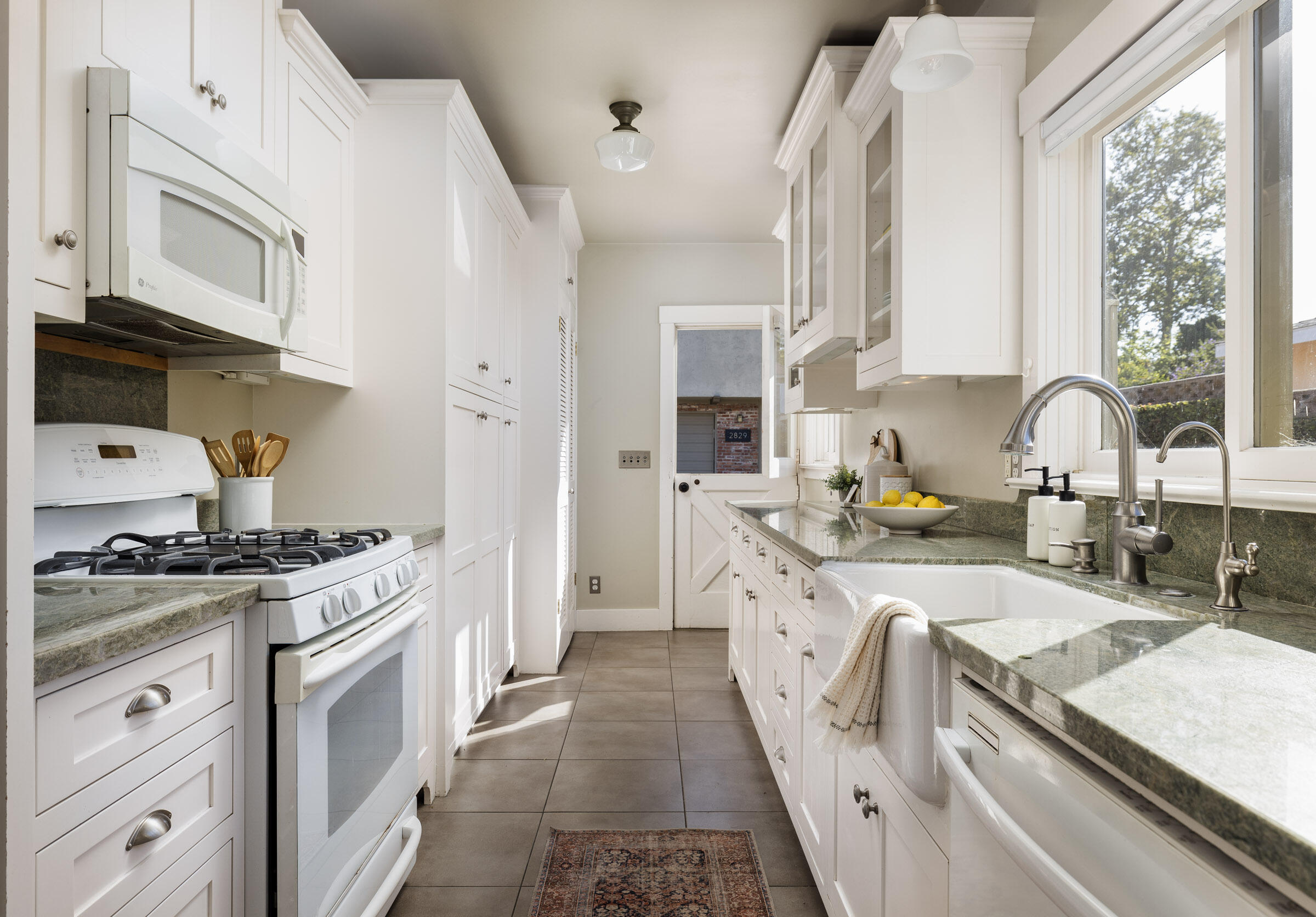 2827-2829 Serena Road Santa Barbara, CA 93105 - Photo 9 of 27 Kitchen