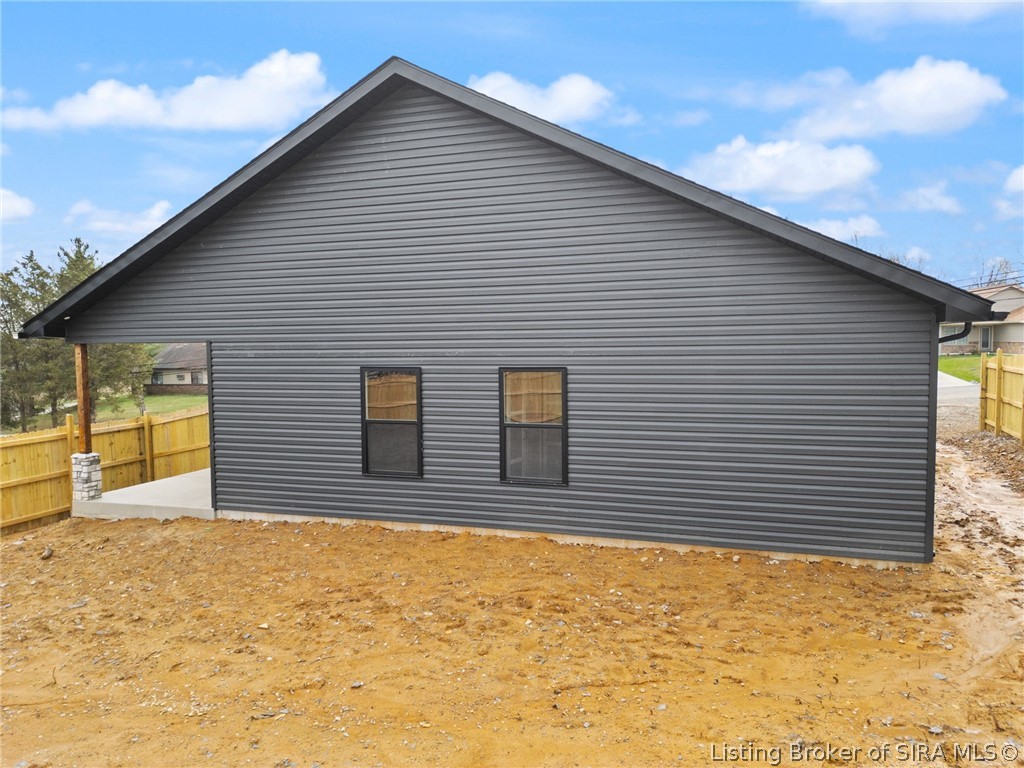 1401 Mt. Zion Road Henryville, IN 47126 - Photo 6 of 47