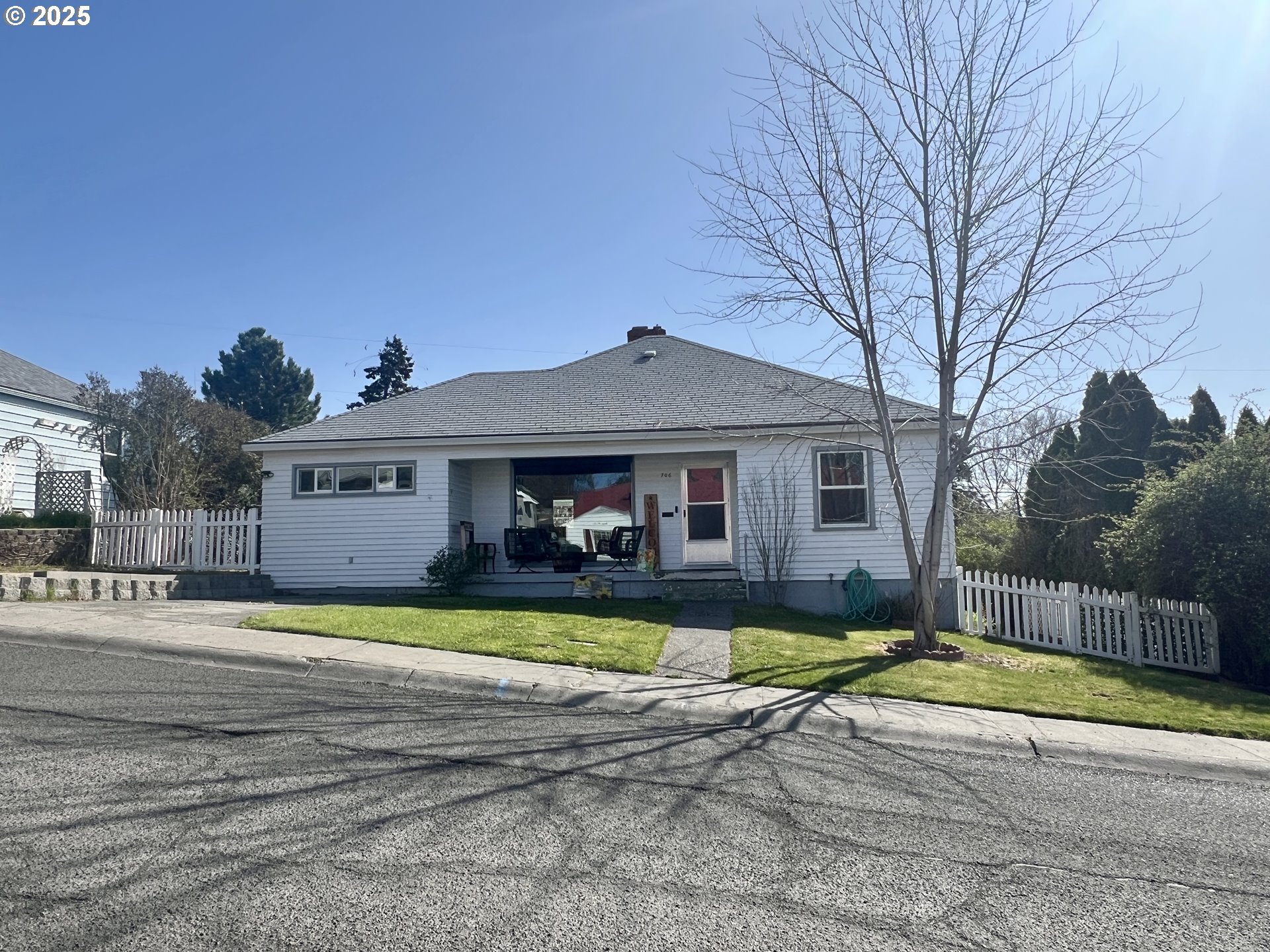 706 Northwest 10th Street Pendleton, OR 97801 - Photo 1 of 19