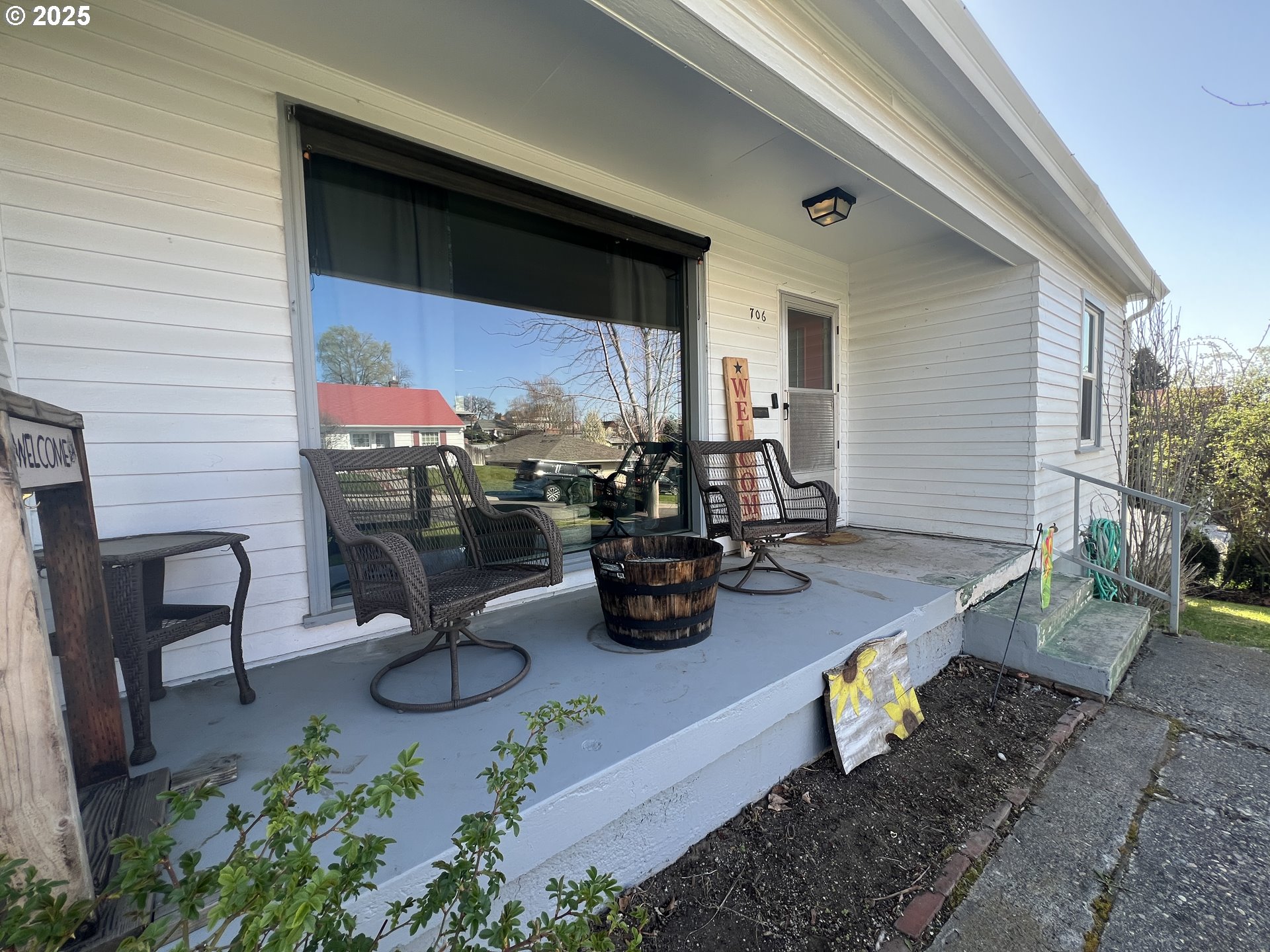 706 Northwest 10th Street Pendleton, OR 97801 - Photo 2 of 19 a view of a chairs and tables in patio