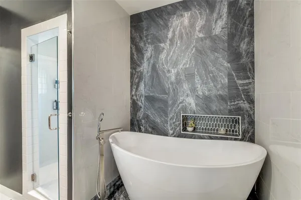 $4,200 | 4310 Buena Vista Street, Unit 23, Dallas, TX 75205