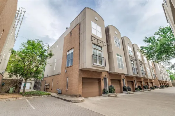 $4,200 | 4310 Buena Vista Street, Unit 23, Dallas, TX 75205