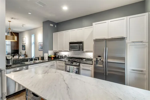 $4,200 | 4310 Buena Vista Street, Unit 23, Dallas, TX 75205
