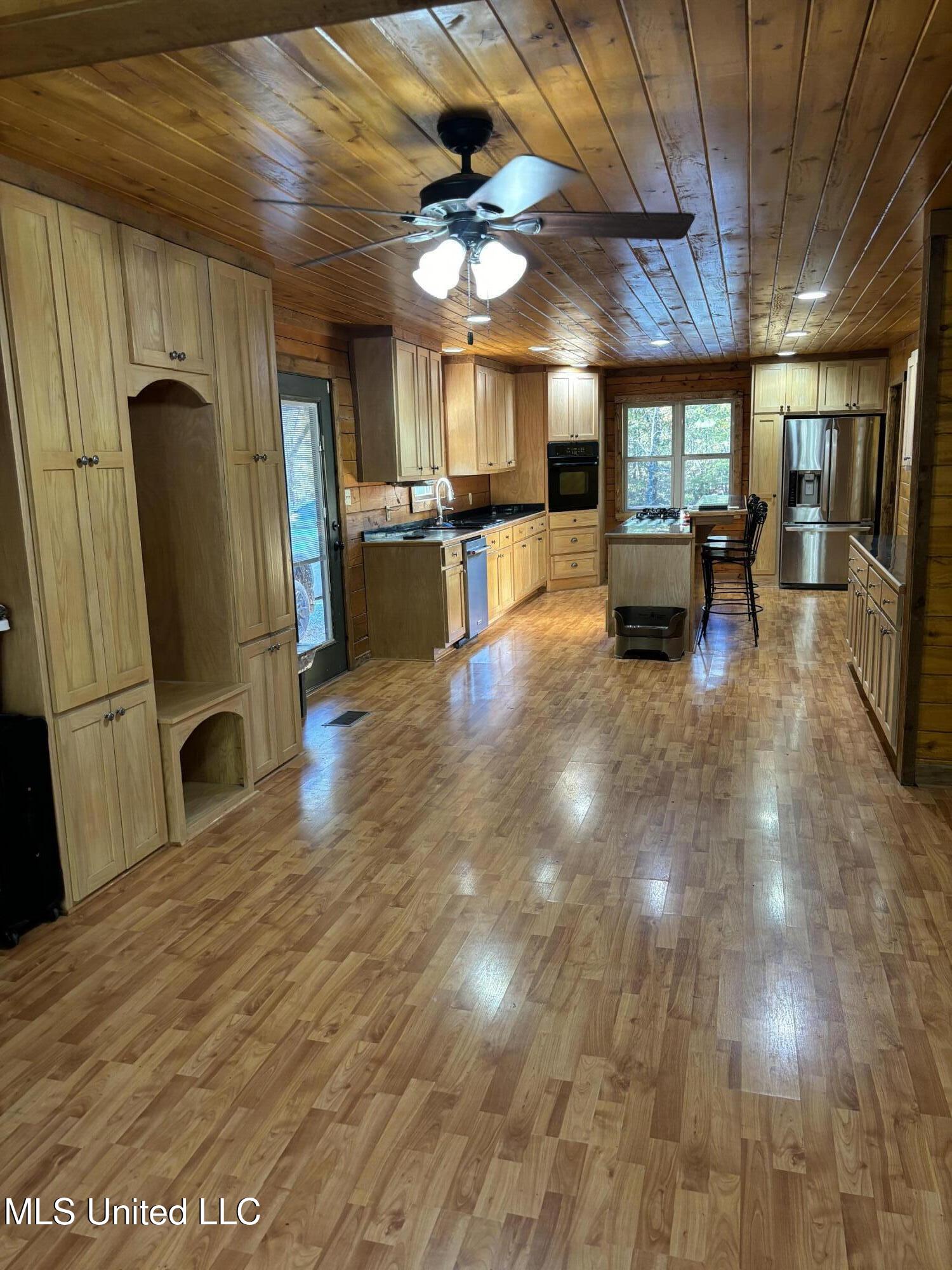 7239 County Road, Unit 100 Carrollton, MS 38917 - Photo 2 of 11 kitchen