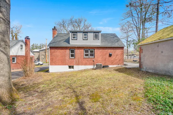 $615,000 | 12 Mohonk Avenue, New Paltz, NY 12561