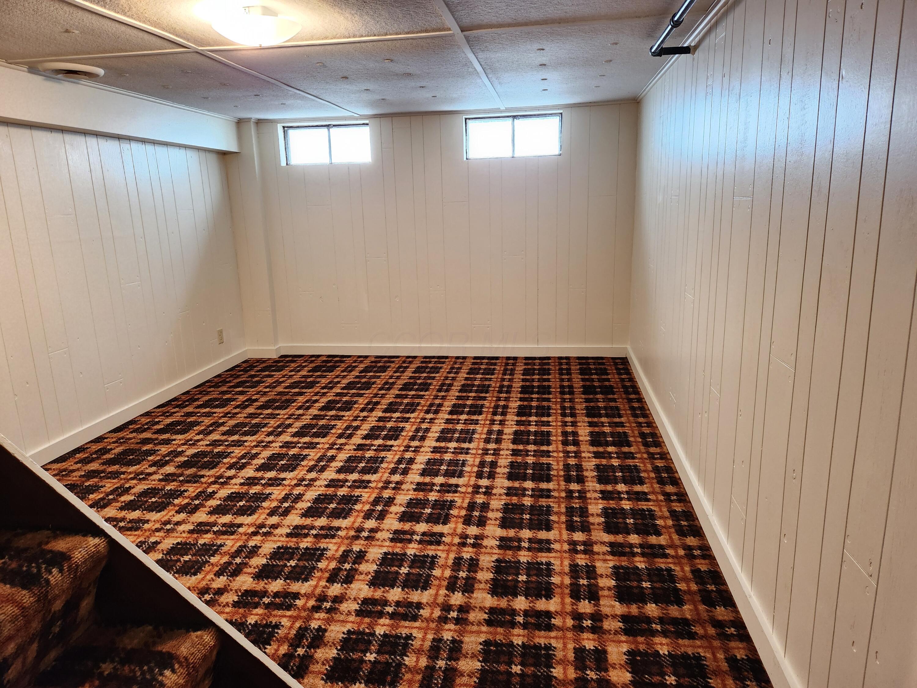 318 Muth Road Mansfield, OH 44903 - Photo 13 of 17 318 Muth rec room 2