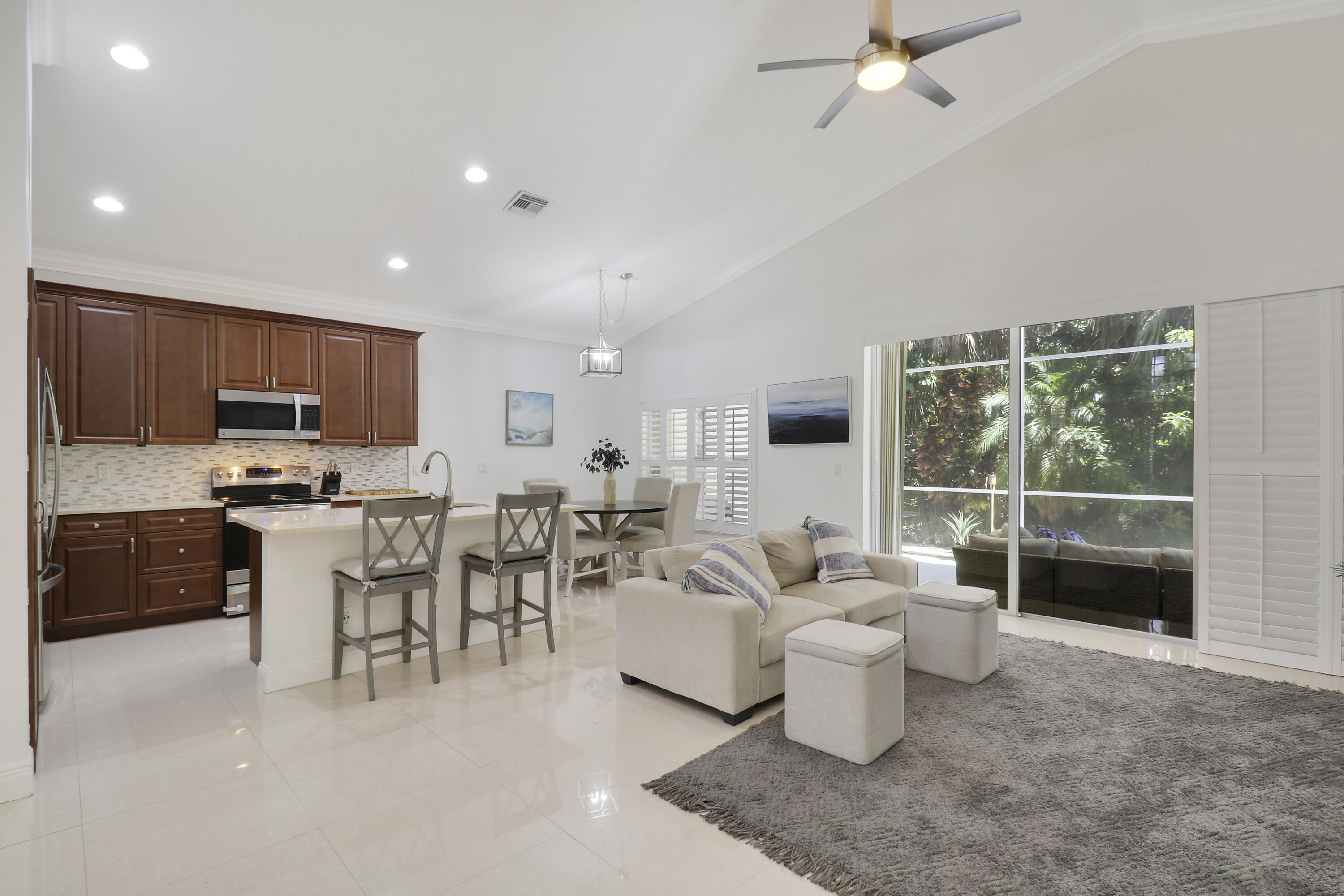 211 Pennock Trace Drive Jupiter, FL 33458 - Photo 13 of 39 House1-18