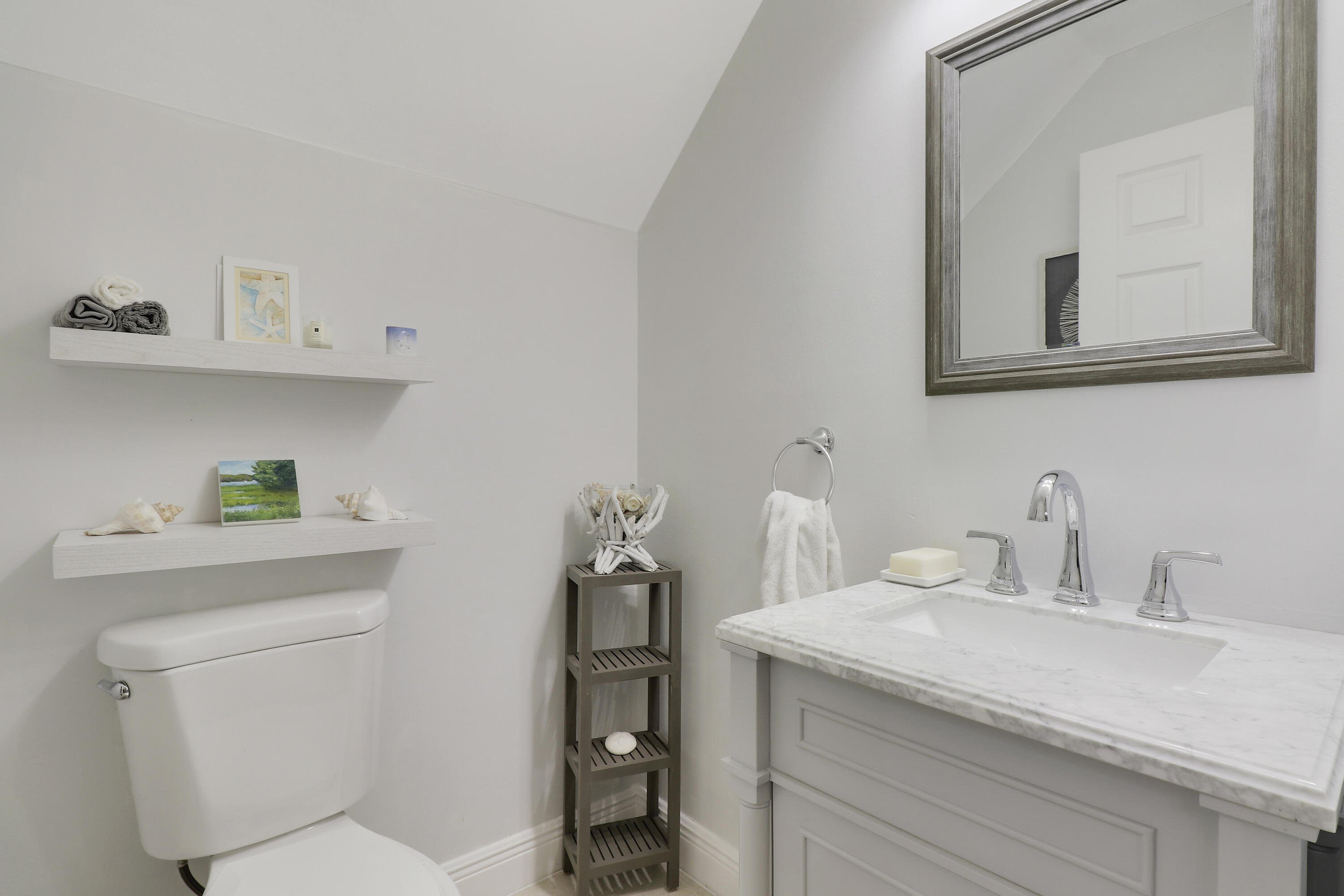 211 Pennock Trace Drive Jupiter, FL 33458 - Photo 27 of 39 1/2 Bath Downstairs