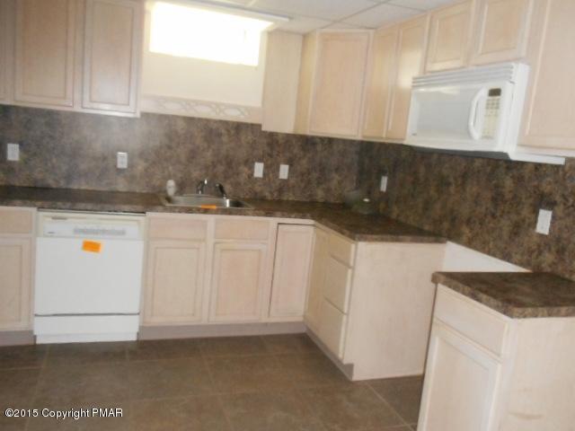 432 Neyhart Road Stroudsburg, PA 18360 - Photo 13 of 14 Lower Wet Bar