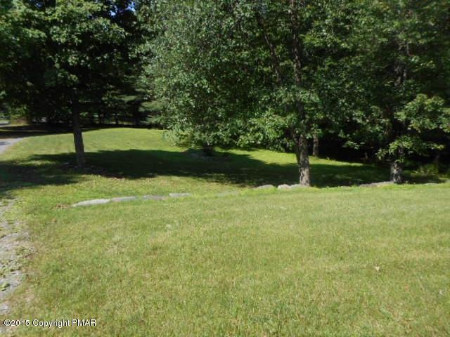 432 Neyhart Road Stroudsburg, PA 18360 - Photo 4 of 14 Front Lawn