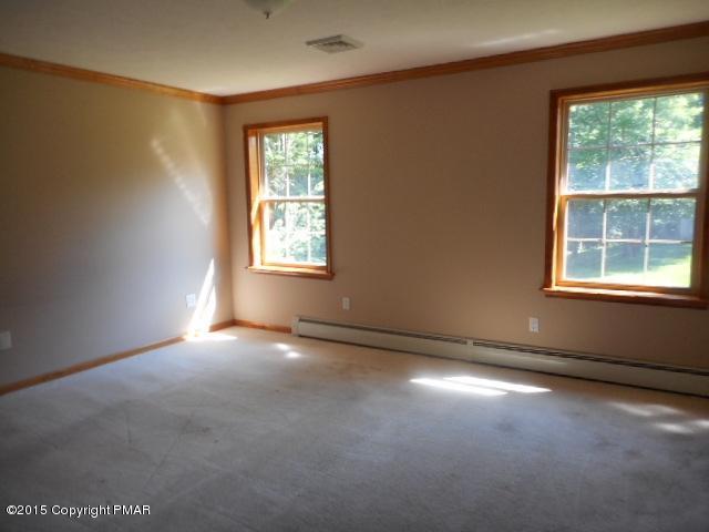 432 Neyhart Road Stroudsburg, PA 18360 - Photo 8 of 14 Master bedroom