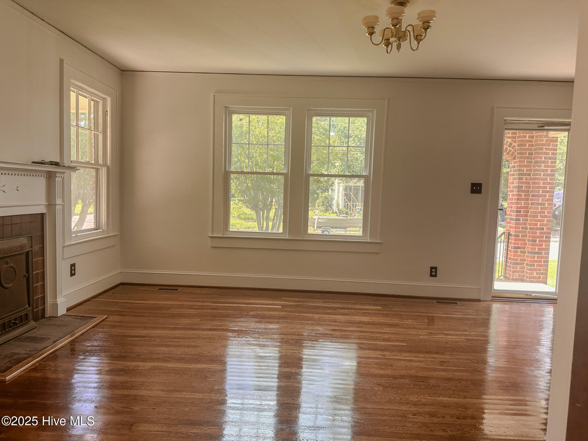 202 East 17th Street Lumberton, NC 28358 - Photo 2 of 29 IMG_8739