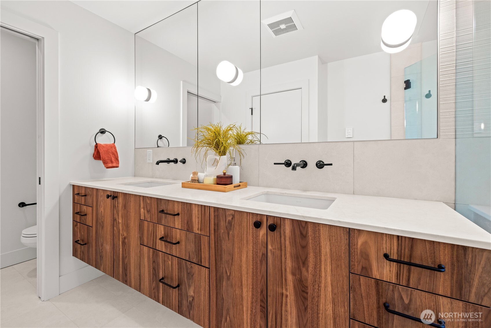 3020 Northeast 95th Street Seattle, WA 98115 - Photo 16 of 39