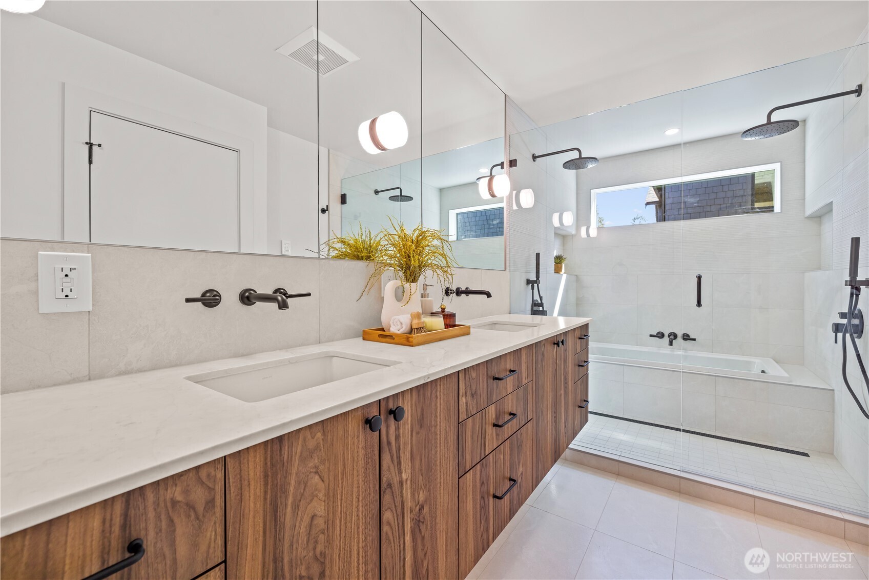 3020 Northeast 95th Street Seattle, WA 98115 - Photo 17 of 39