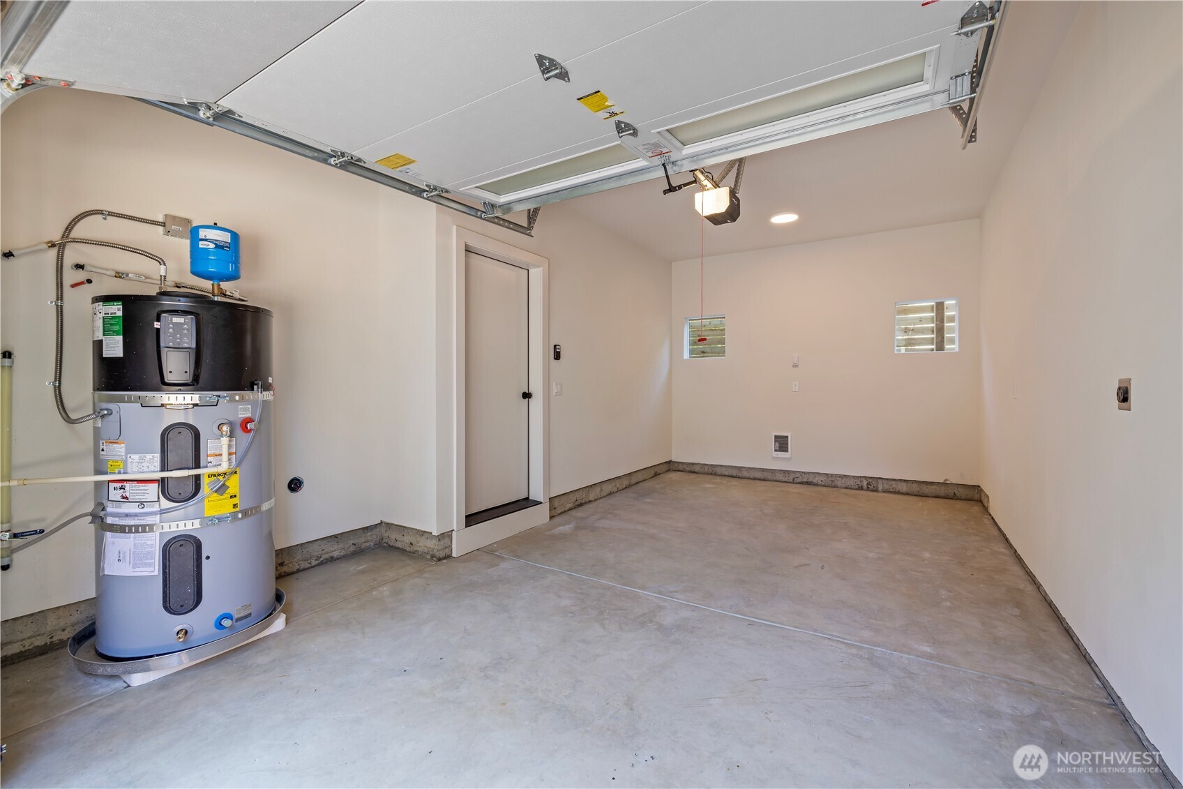 3020 Northeast 95th Street Seattle, WA 98115 - Photo 32 of 39