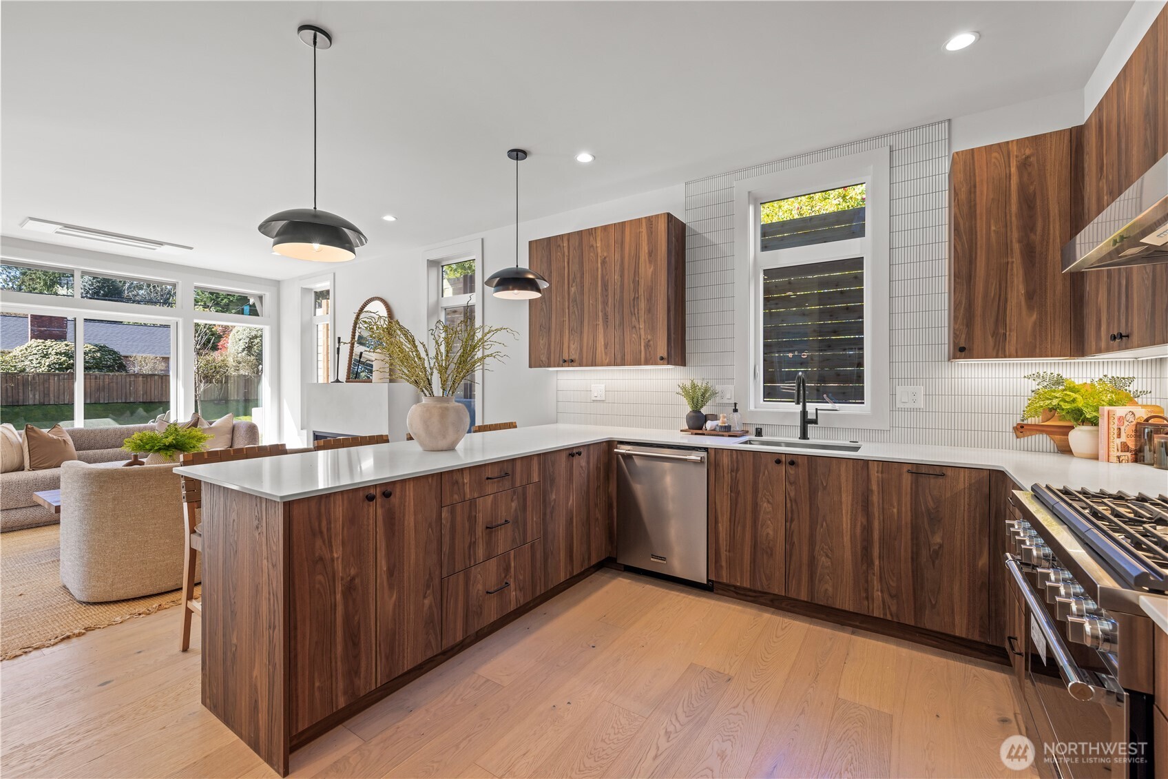 3020 Northeast 95th Street Seattle, WA 98115 - Photo 10 of 39