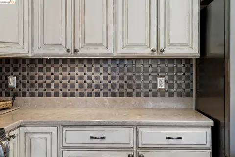$669,000 | 8 Pomfret Walk, Pleasant Hill, CA 94523