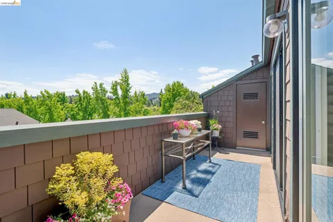 $669,000 | 8 Pomfret Walk, Pleasant Hill, CA 94523