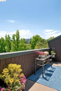 $669,000 | 8 Pomfret Walk, Pleasant Hill, CA 94523