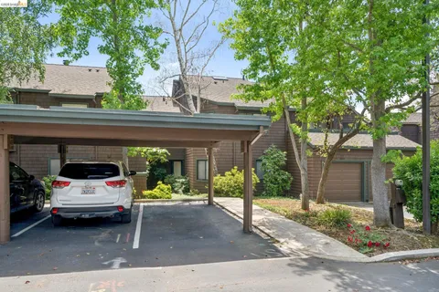 $669,000 | 8 Pomfret Walk, Pleasant Hill, CA 94523
