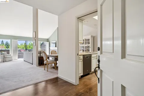 $669,000 | 8 Pomfret Walk, Pleasant Hill, CA 94523