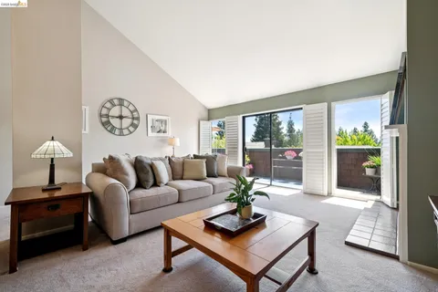 $669,000 | 8 Pomfret Walk, Pleasant Hill, CA 94523