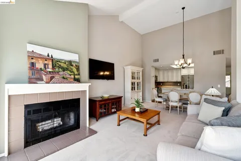 $669,000 | 8 Pomfret Walk, Pleasant Hill, CA 94523