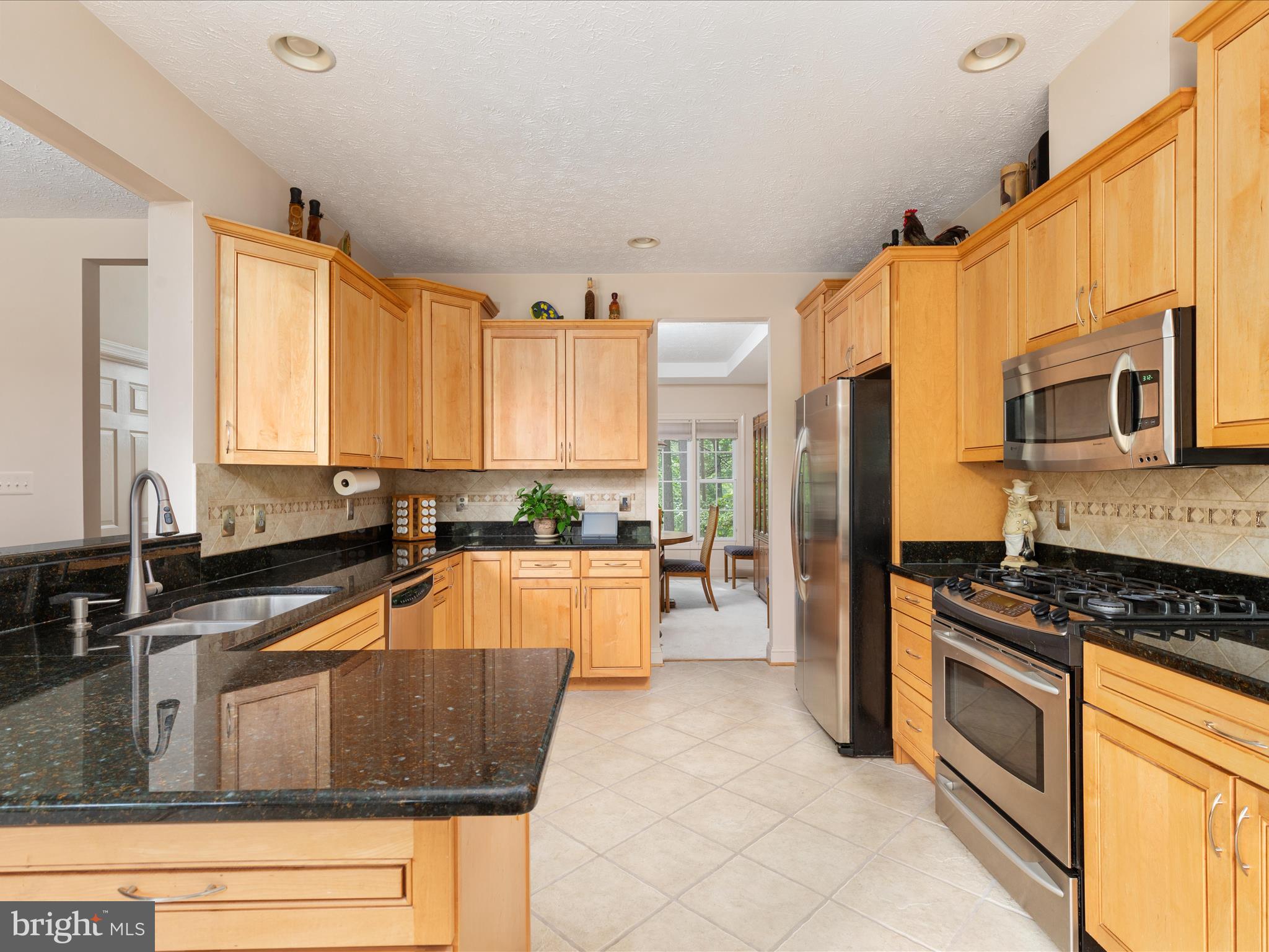 228 Sunset Circle Cross Junction, VA 22625 - Photo 13 of 72 Maple cabinets and granite counters