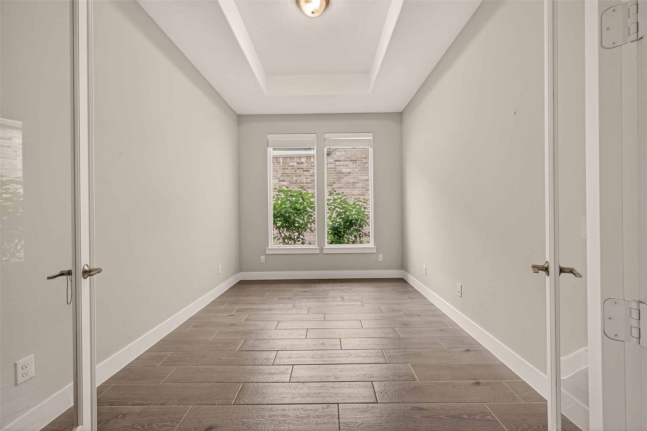 3415 Mckinney Ridge Drive Houston, TX 77059 - Photo 14 of 43 The dining/flex area has large windows that make this space light and bright.