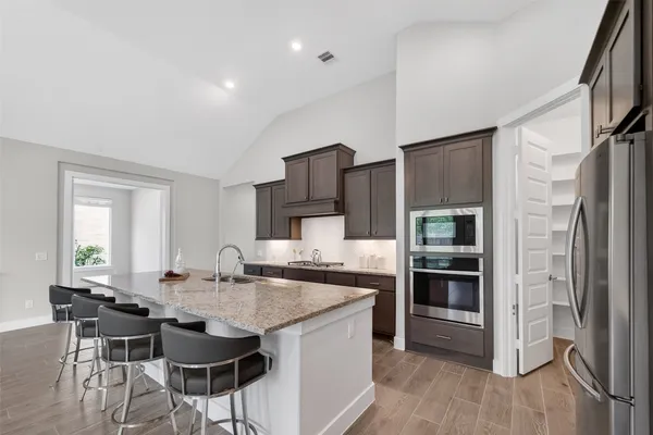 $515,000 | 3415 Mckinney Ridge Drive, Houston, TX 77059