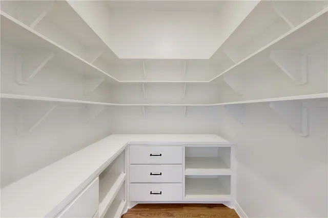 $889,885 | 10070 Crown Point, Iola, TX 77861