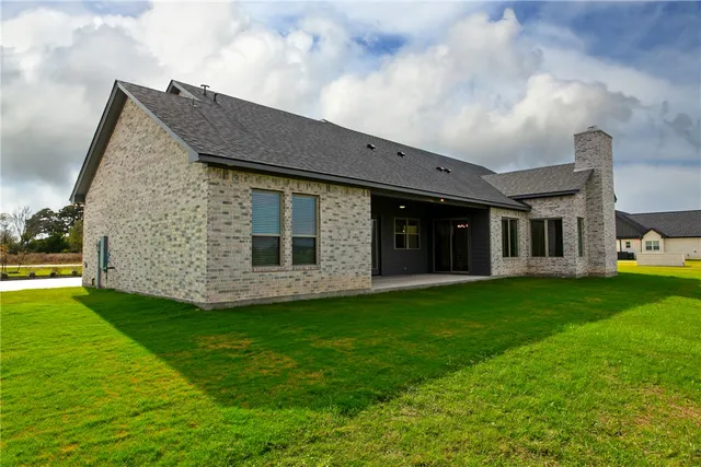$889,885 | 10070 Crown Point, Iola, TX 77861