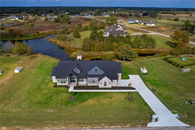 $889,885 | 10070 Crown Point, Iola, TX 77861