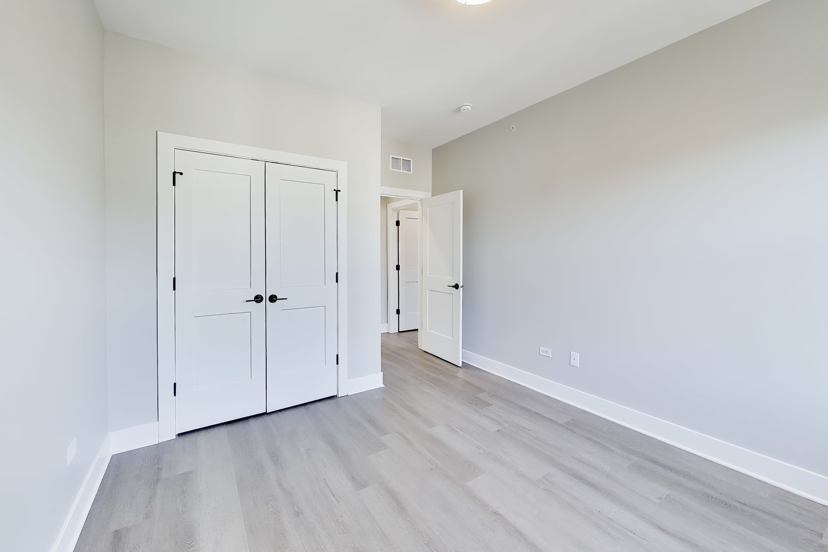 5424 Old Orchard Road Skokie, IL 60077 - Photo 17 of 39