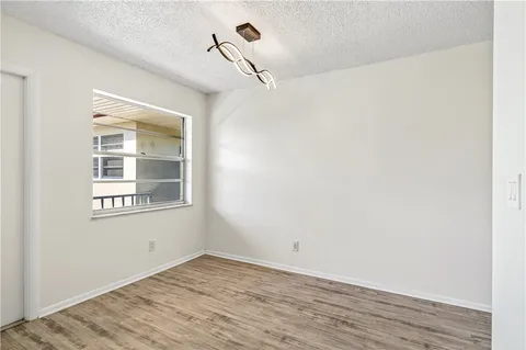 $94,000 | 102 Royal Oak Drive, Unit 203, Vero Beach, FL 32962