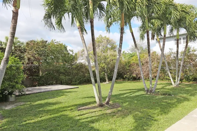 $2,550 | 2746 Southwest 32nd Court, Unit 2746, Miami, FL 33133