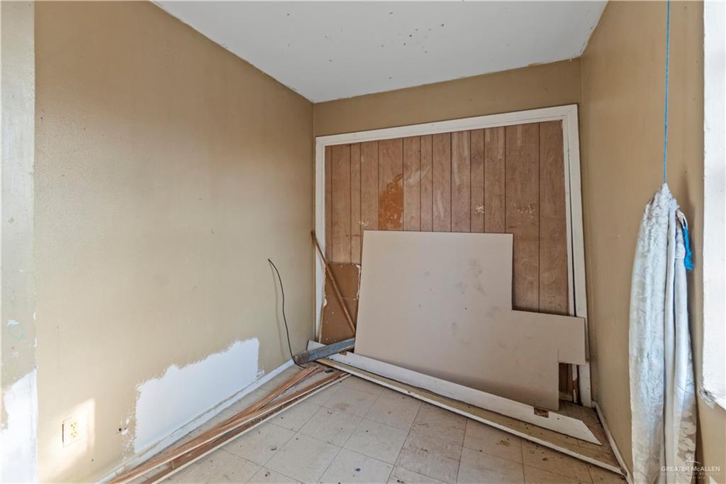 706 Doherty Avenue Mission, TX 78572 - Photo 14 of 21 a view of an empty room