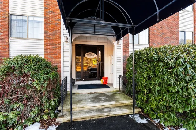 $289,999 | 2300 Skyline Drive, Unit 3, Lowell, MA 01854