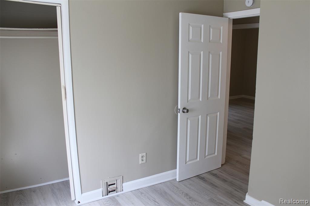 15504 Chelsea Redford, MI 48239 - Photo 17 of 20