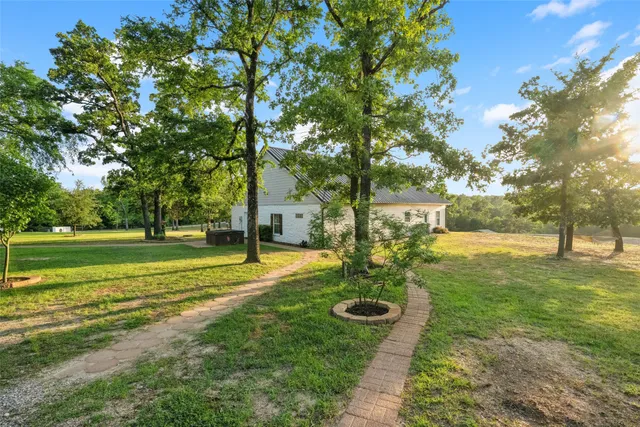 $699,000 | 740 Bridget Avenue, Buffalo, TX 75831