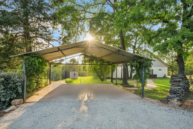 $699,000 | 740 Bridget Avenue, Buffalo, TX 75831