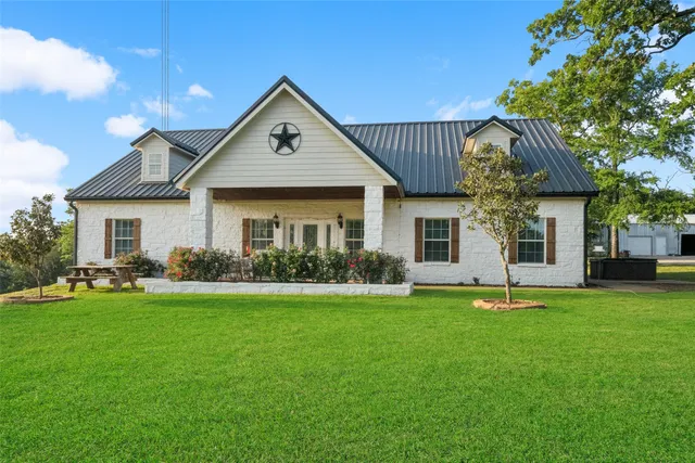$699,000 | 740 Bridget Avenue, Buffalo, TX 75831