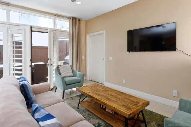 a view of entryway and hall