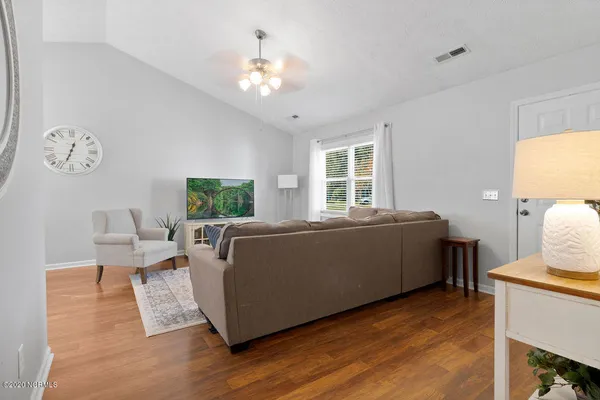 $2,100 | 3815 Antelope Trail, Wilmington, NC 28409