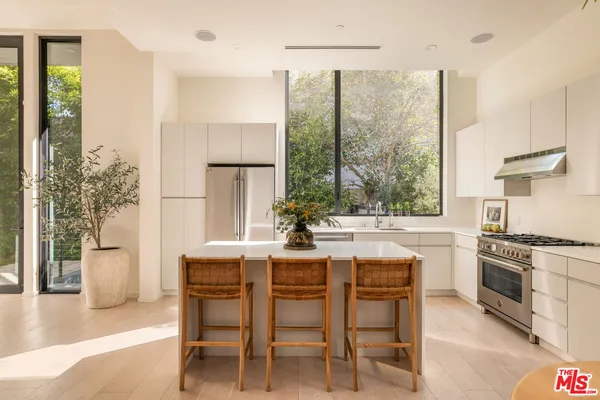 $13,000 | 4118 Wade Street, Los Angeles, CA 90066