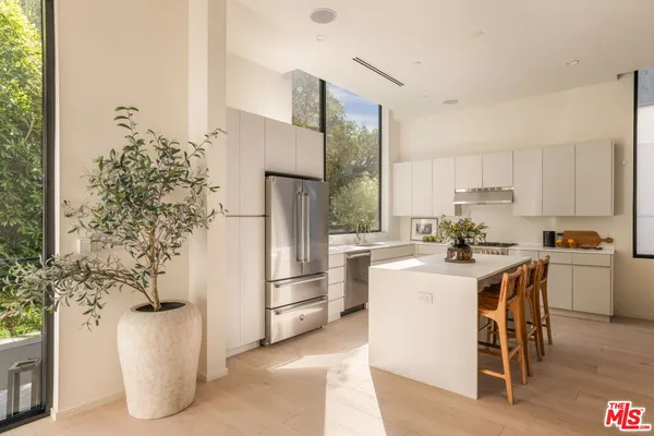 $13,000 | 4118 Wade Street, Los Angeles, CA 90066