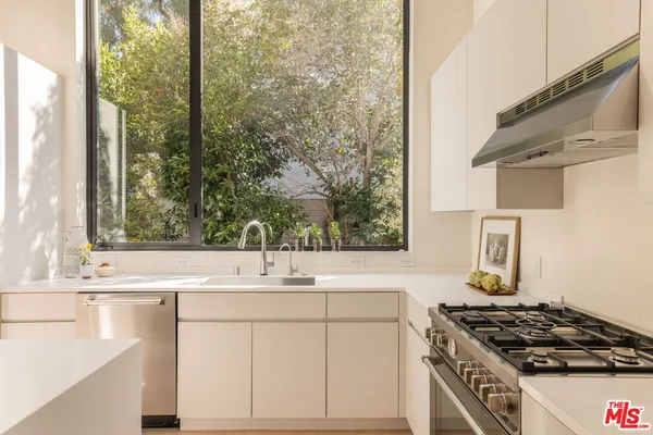 $13,000 | 4118 Wade Street, Los Angeles, CA 90066