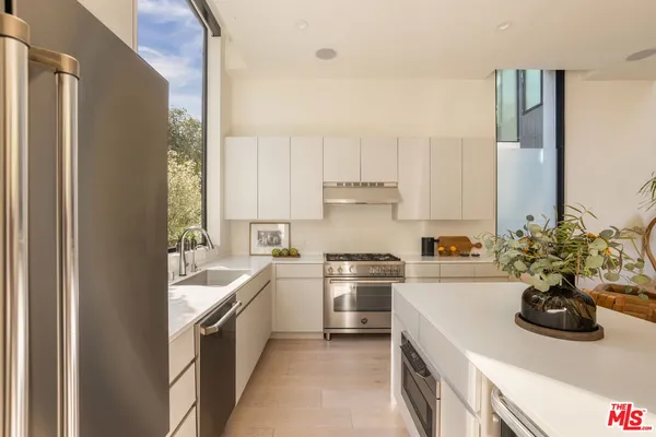 $13,000 | 4118 Wade Street, Los Angeles, CA 90066