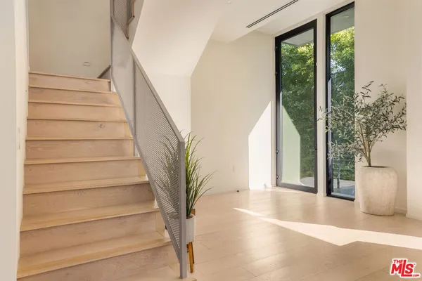 $13,000 | 4118 Wade Street, Los Angeles, CA 90066